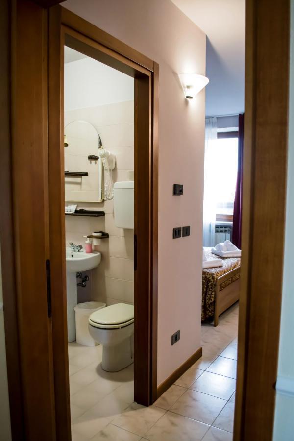 Hotel Corte Dal Castello Lazise Exterior foto
